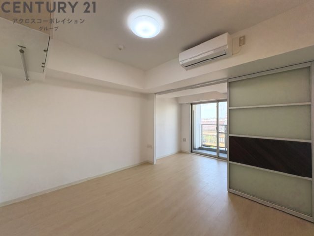 居室・リビング　エアコン付きで快適に過ごせます♪