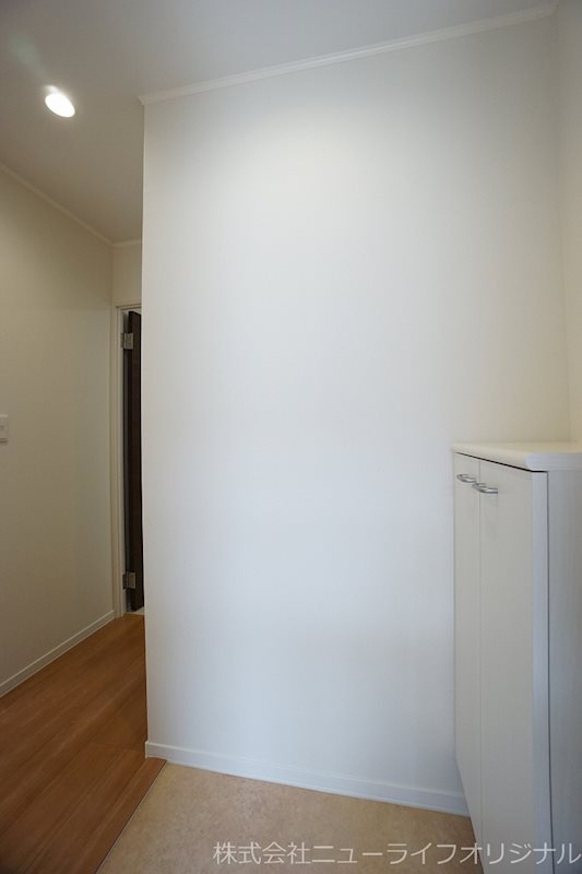 玄関　コンパクトなシューズボックス付きの玄関です☆