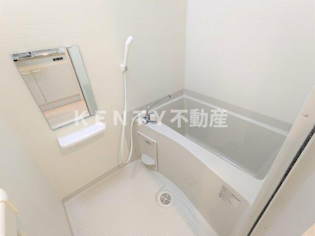 バス・シャワールーム　落ち着いた空間のお風呂です