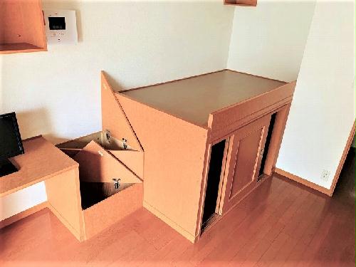 その他　ベットの下も収納できます