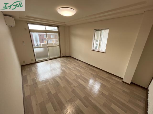 居室・リビング　洋室（出窓付き）