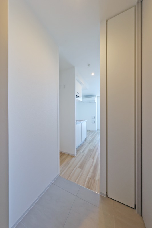 玄関　玄関※同タイプ参考写真