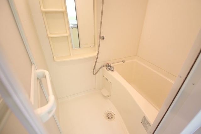 バス・シャワールーム　※別室の参考写真の為、現況優先です。
