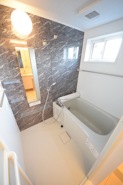 バス・シャワールーム　～一日の疲れを流しましょう～