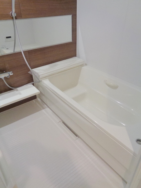 バス・シャワールーム　追焚・暖房乾燥機能付きバスルーム