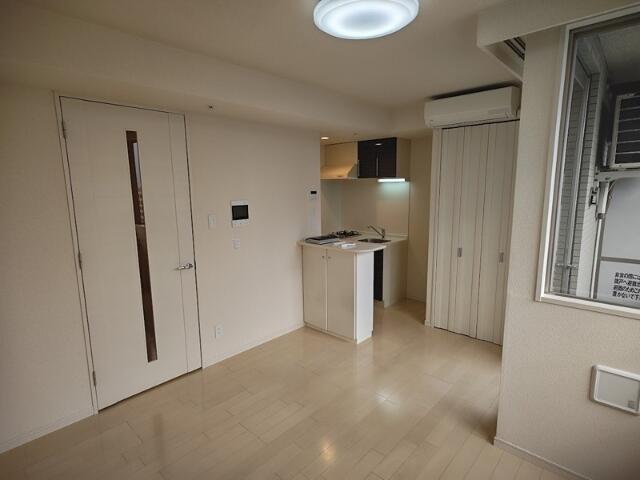 居室・リビング　※同物件別階数部屋