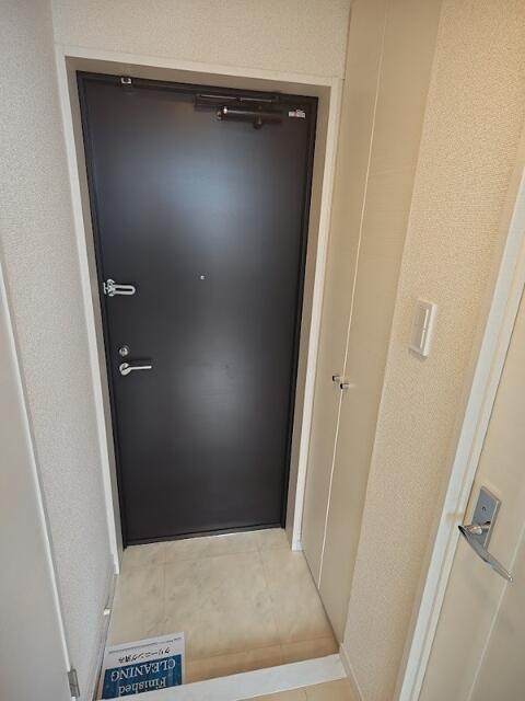 玄関　※同物件別階数部屋