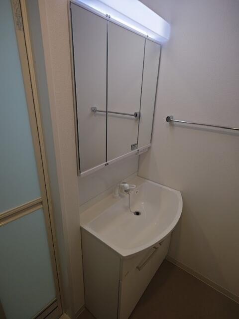 洗面設備　※同物件別階数部屋