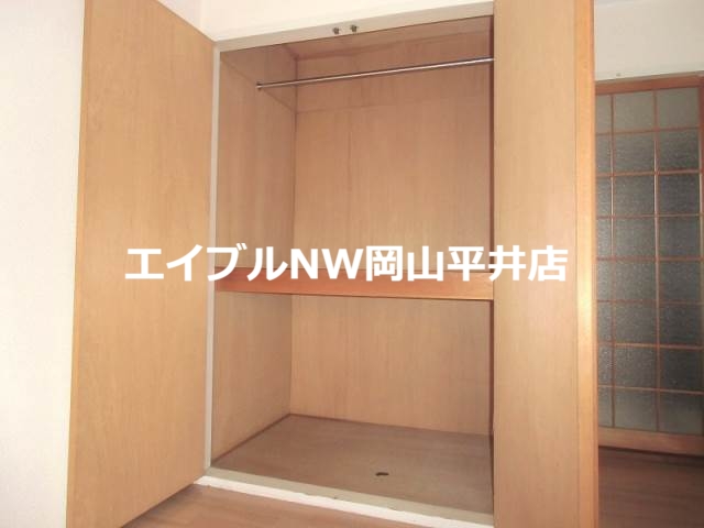 収納　同物件別部屋の写真です
