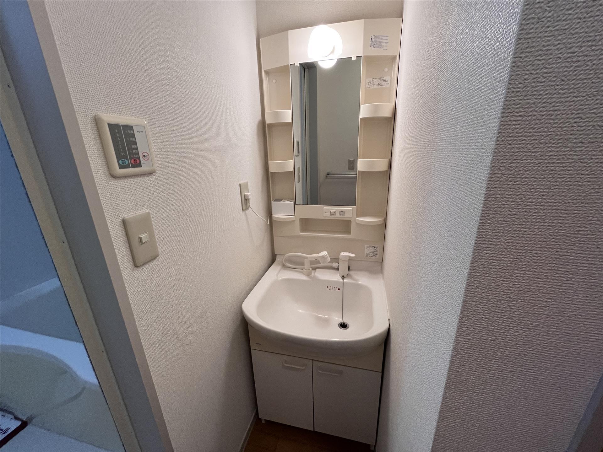 洗面設備　洗面化粧台