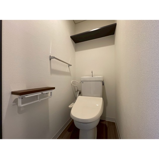 トイレ　温水洗浄暖房便座