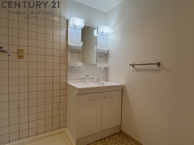 洗面設備　独立洗面台付きです！