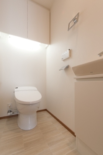 トイレ　※写真は同タイプ住戸です。