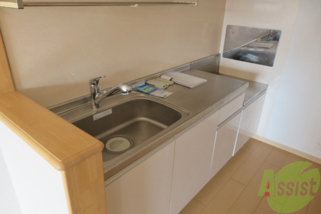 キッチン　調理スペースも確保してありますね。お料理が楽しくなりそう。