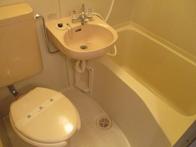 バス・シャワールーム　別部屋参考写真