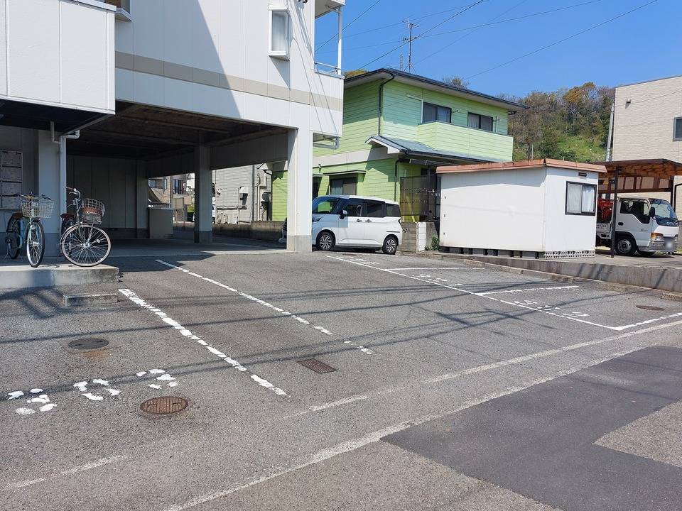 駐車場　駐車場