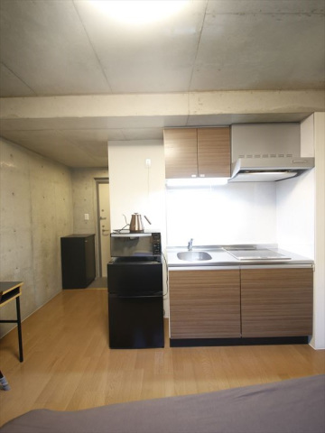 居室・リビング　エアコン・照明器具完備