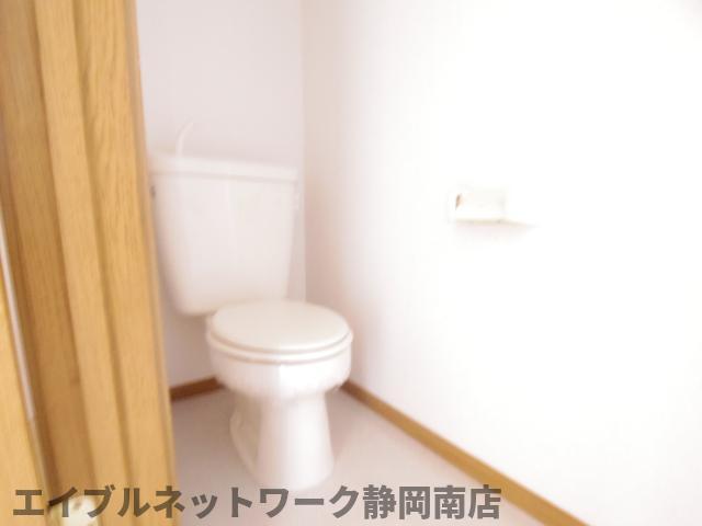 トイレ　コンパクトで使いやすいトイレです