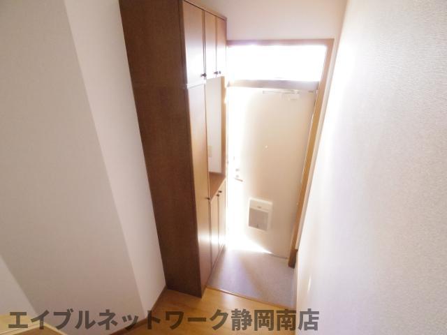 玄関　明るい玄関です