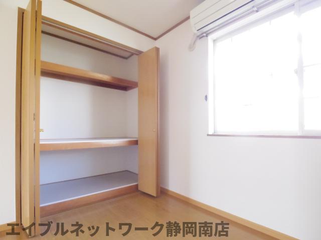 収納　たっぷりとした収納スペースです