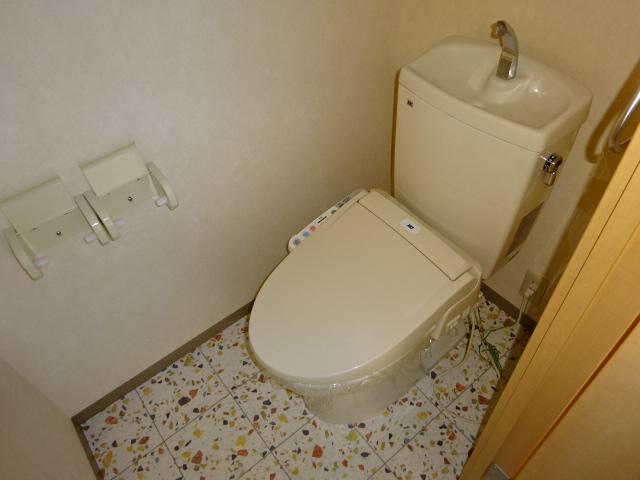 トイレ　シャワー付トイレ