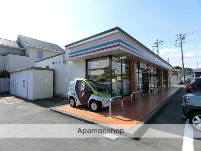 コンビニ　セブンイレブン（コンビニ）まで781m