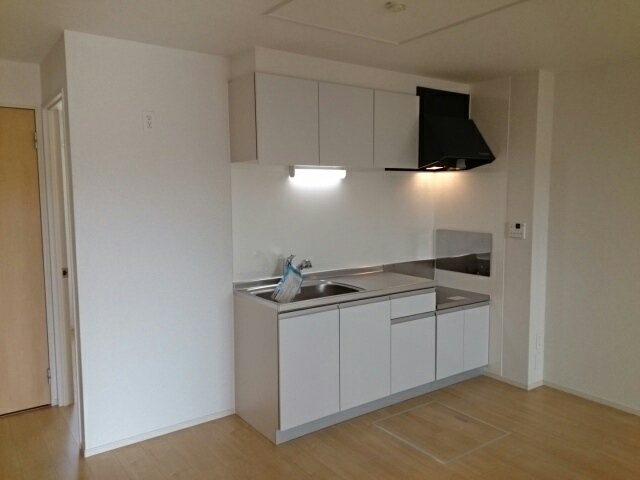 キッチン　コンパクトなキッチンで掃除もラクラク