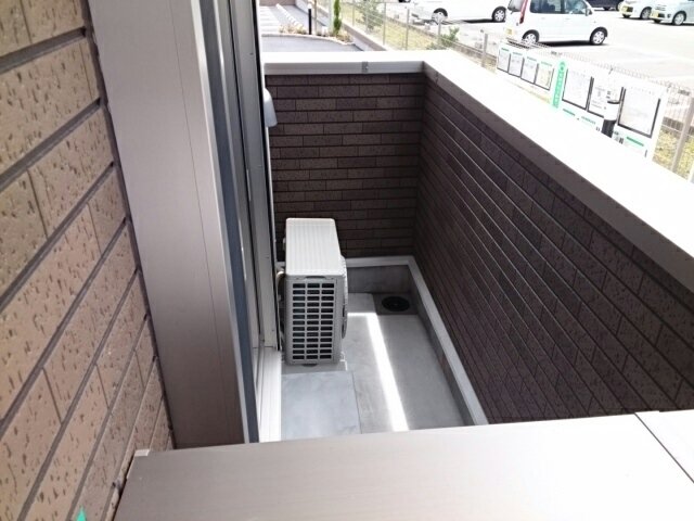 バルコニー　陽当たり良好なバルコニーです