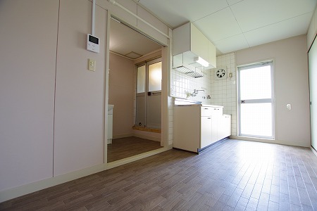 居室・リビング　写真は反転のお部屋のものです