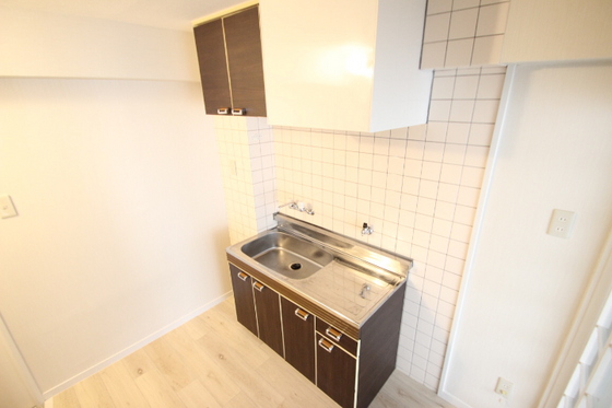 キッチン　※別号室の写真を使用しております。