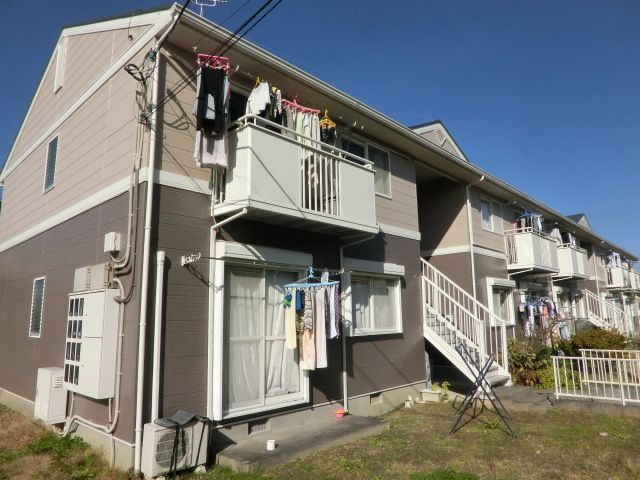 建物外観　南向きで解放感ありますよ♪