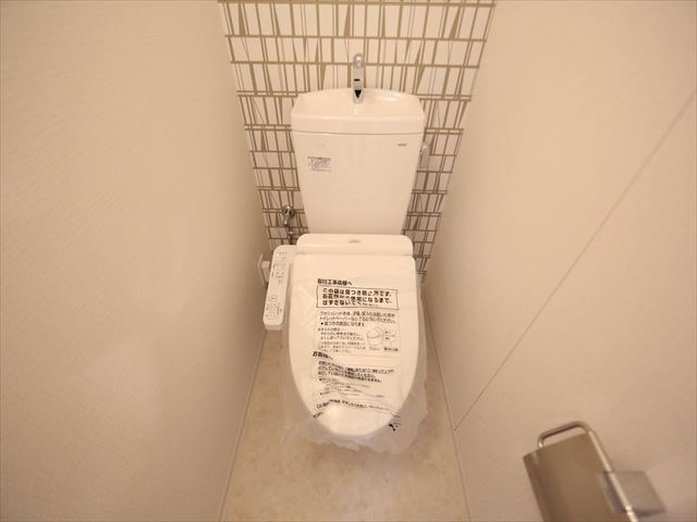 トイレ　温水洗浄暖房便座付トイレ