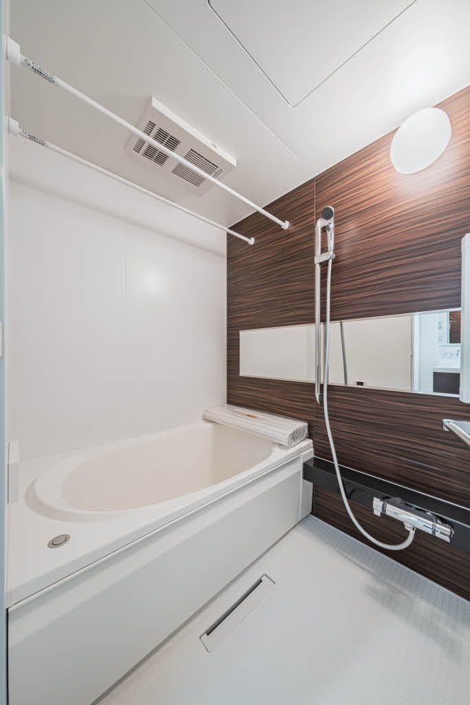 バス・シャワールーム　バスルーム