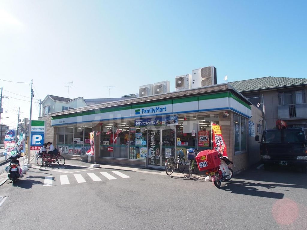 コンビニ　ファミリーマート市川高谷1丁目店（コンビニ）まで244m