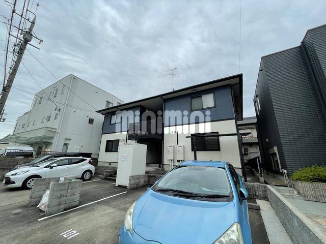 建物外観　軽量鉄骨造