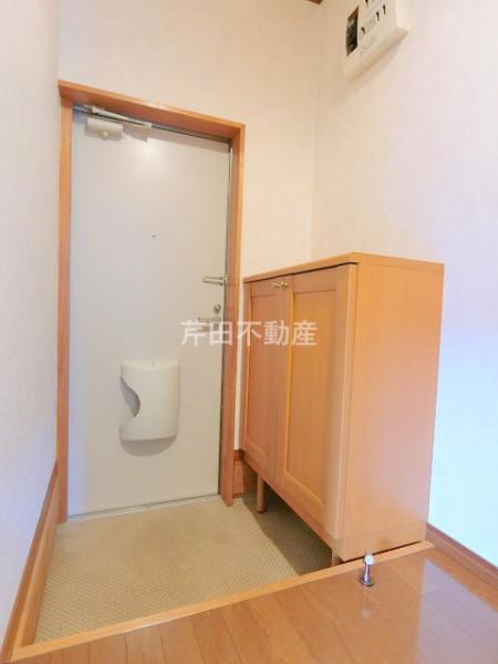 玄関　※写真は別のお部屋のイメージです。現状優先。