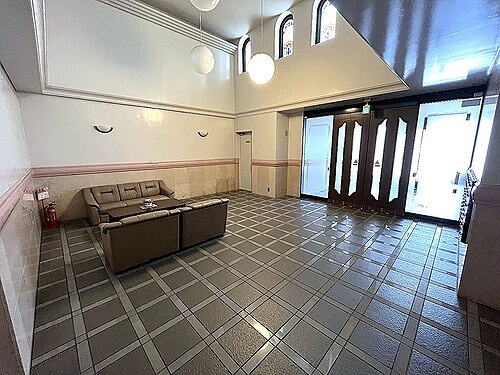 エントランス　エントランスホール　※2022年10月撮影