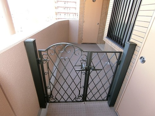 玄関　専用ポーチ　※2019年8月撮影