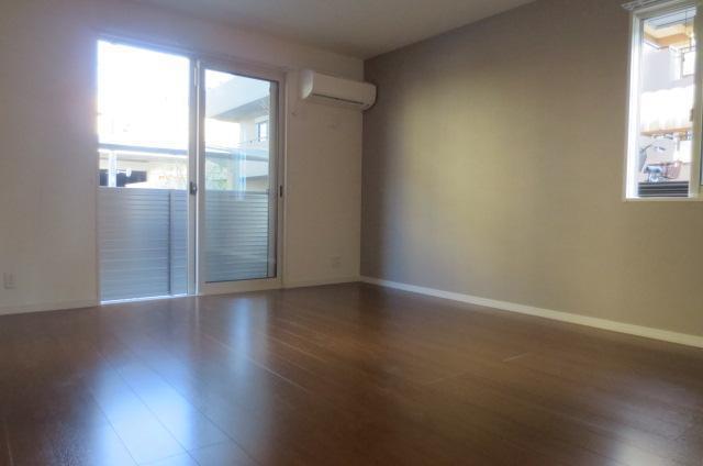 居室・リビング　２面採光の明るく風通しの良いＬＤＫ