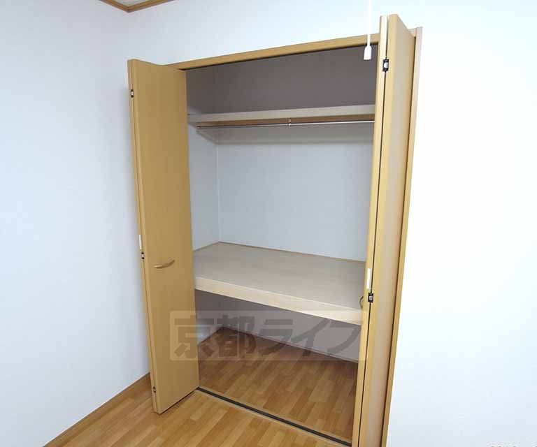 収納　洋室にも収納がございます