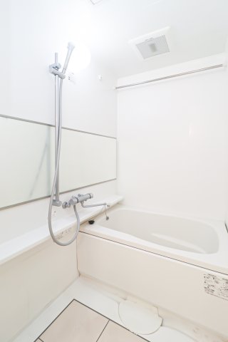 バス・シャワールーム　別号室のものです。現状優先になります。