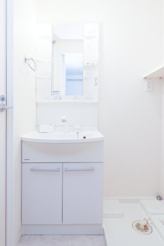 洗面設備　別号室のものです。現状優先になります。