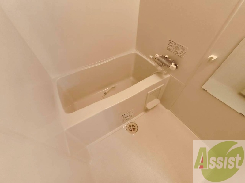 バス・シャワールーム　お風呂になります。一日の疲れを癒してくださいね。