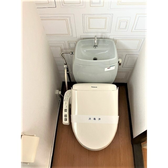トイレ　温水洗浄便座