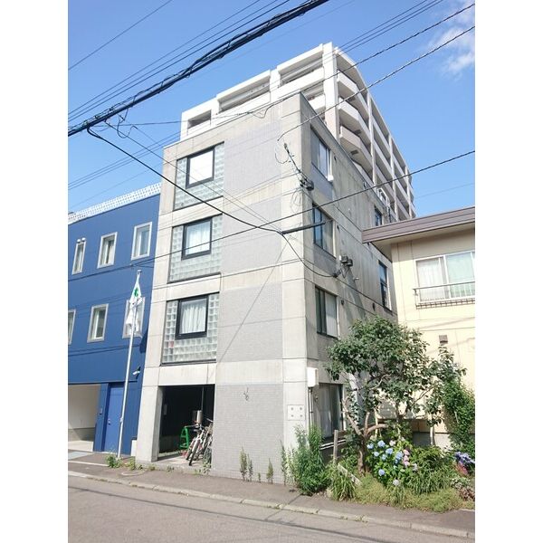 建物外観　★桑園・札幌駅徒歩圏好立地！★ガス上限付で経済的な広々1K♪