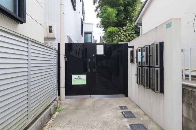 エントランス　弊社は都内全域の物件をご紹介可能です！