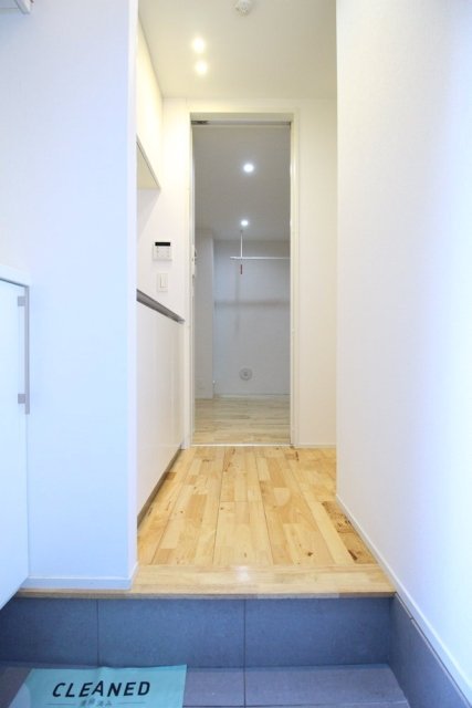 玄関　弊社は都内全域の物件をご紹介可能です！