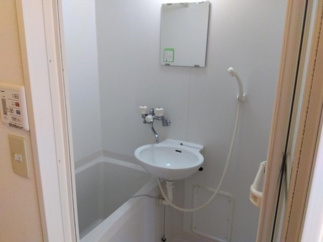 バス・シャワールーム　ゆったり過ごせるお風呂です