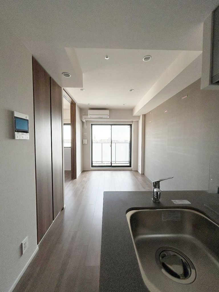 居室・リビング　洋室（約3.8帖）・LDK（約9.0帖）