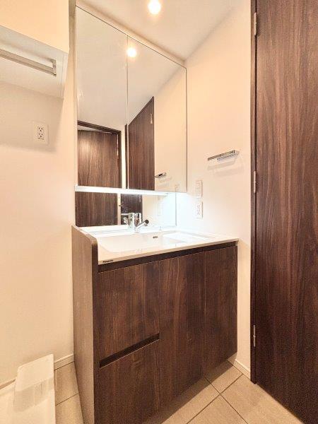 洗面設備　室内洗濯機置場